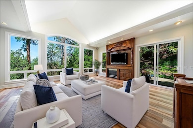 855 Wells Fargo Loop, Jacksonville, OR 97530 - photo 3