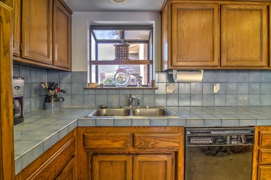 bay window kitchen