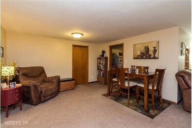 6407 Forest Ct, Windsor Heights, IA 50324 - photo 6