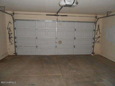 023-273694 Garage