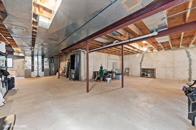 896 Turnbridge Cir, Naperville, IL 60540 - photo 6