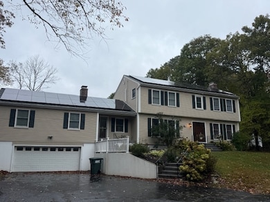 12 Melanie Ln, Gales Ferry, CT 06335 - photo 2