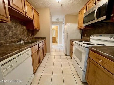 907 E Hackberry St unit 5, Salem, IN 47167 - photo 3