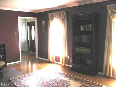 470 Old Mill Dr, Langhorne, PA 19047 - photo 2