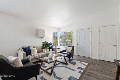 Entry/Living Room