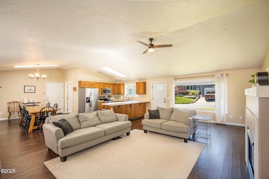 1345 SW Fairway Dr, Waldport, OR 97394 - photo 4