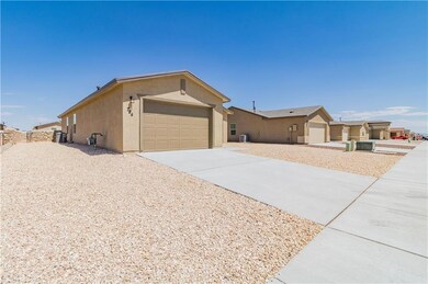 724 Nuevo Desierto Dr, Horizon City, TX 79928 - photo 3