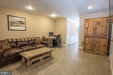 5441 Summer Leaf Ln, Alexandria, VA 22312 - photo 4