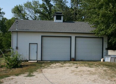 Garage / Workshop