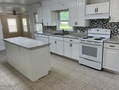 4926 Pinevilla St, Grifton, NC 28530 - photo 7