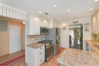 226 Oakview Ave, Oceanside, NY 11572 - photo 5