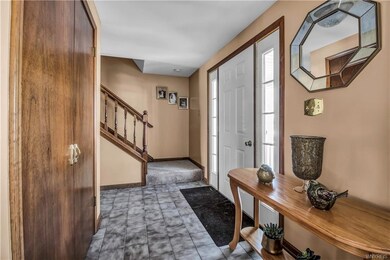 879 Thomas Fox Dr W, North Tonawanda, NY 14120 - photo 3