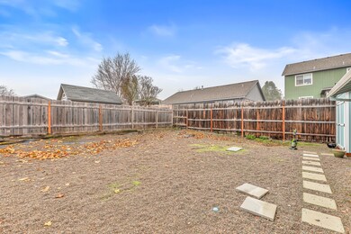 1131 Vista Dr, Central Point, OR 97502 - photo 6