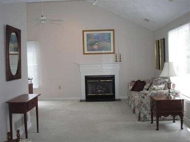 138 Brickett Hill Cir, Haverhill, MA 01830 - photo 3