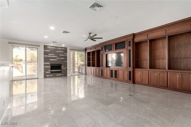 10024 Rolling Glen Ct, Las Vegas, NV 89117 - photo 5