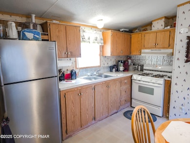 34 Valley Gorge Mobile Home, White Haven, PA 18661 - photo 6