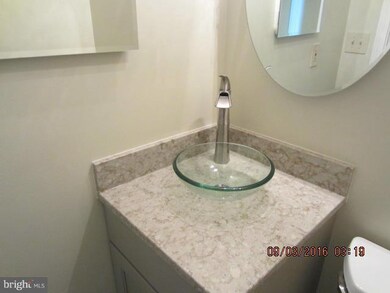 28 Bernadotte Ct, Parkville, MD 21234 - photo 7