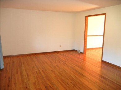 17 x 14 Living Room leading into Dining Room!