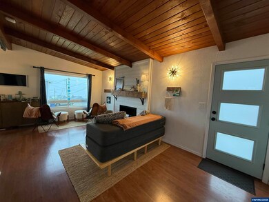 1906 NE 69th St, Lincoln City, OR 97367 - photo 4