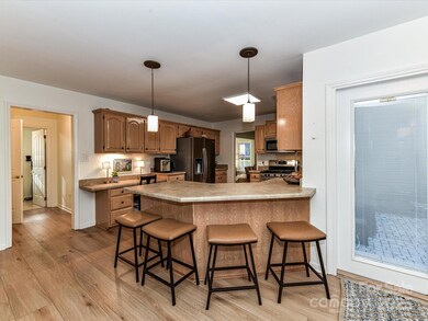 1422 Ashstead Ln, Matthews, NC 28105 - photo 4