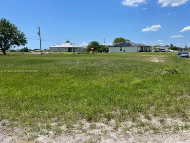 2800 NE 4 Place, Cape Coral, FL 33909 - photo 2