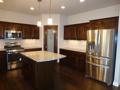 916 Brynhill Dr, Oregon, WI 53575 - photo 4