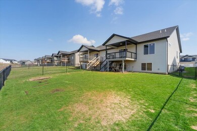 412 Dawson Dr, West Branch, IA 52358 - photo 4