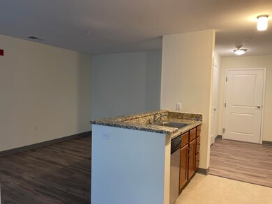 37 Hawthorne Dr unit 103, Bedford, NH 03110 - photo 7