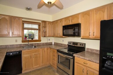 48 Greenwood Dr, Freehold, NJ 07728 - photo 6