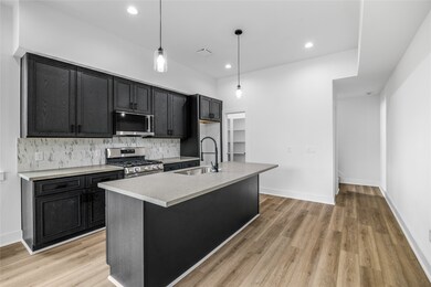 7901 Cora St unit B, Houston, TX 77088 - photo 5