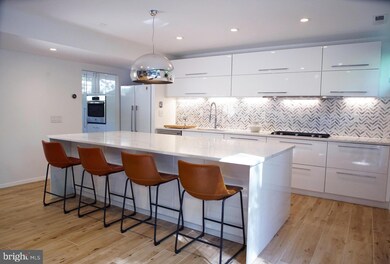 11509 Maple Ridge Rd, Reston, VA 20190 - photo 2