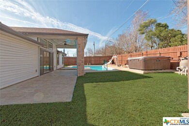 309 E Hogan Dr, Copperas Cove, TX 76522 - photo 5