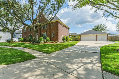 2010 Pebble Ln, Friendswood, TX 77546 - photo 3