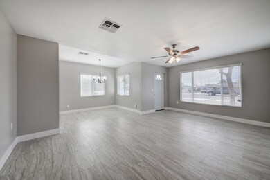 581 N Washington St-7