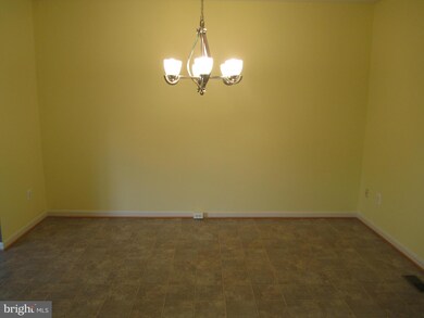 9070 Two Bays Rd, Lorton, VA 22079 - photo 5