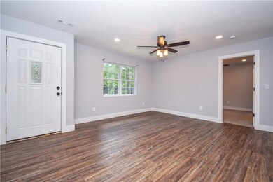 128 Brookside Dr, Alexander City, AL 35010 - photo 5