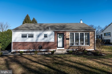 519 W Anderson Ave, Phoenixville, PA 19460 - photo 2