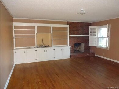 2912 Eastway Dr, Statesville, NC 28625 - photo 3