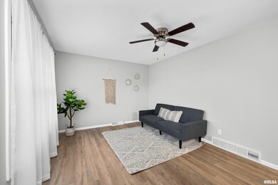 2305 W 49th St, Davenport, IA 52806 - photo 2