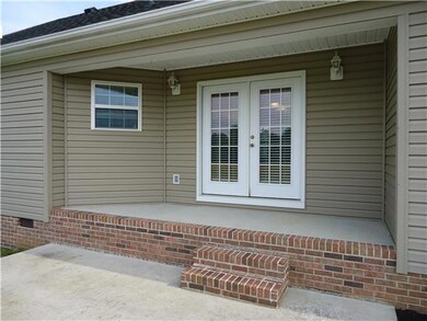 210 Graydon St, Shelbyville, TN 37160 - photo 5