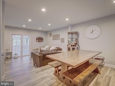 6312 Mary Todd Ct, Centreville, VA 20121 - photo 7