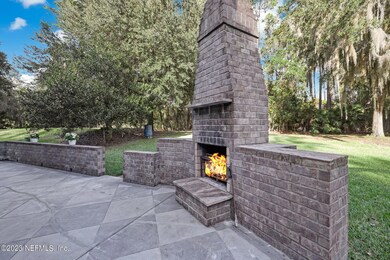 Outdoor fireplace