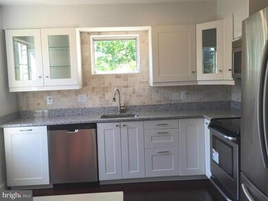 8887 Rusland Ct, Fort Washington, MD 20744 - photo 2