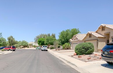 4784 W Linda Ct, Chandler, AZ 85226 - photo 4