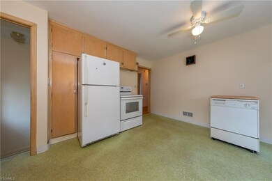 2441 Larchmont Dr, Wickliffe, OH 44092 - photo 7