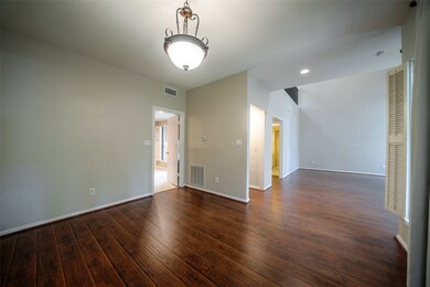 256 Sugarberry Cir, Houston, TX 77024 - photo 4