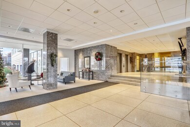 The Potomac Plaza Co-op unit 302, Washington, DC 20037 - photo 2