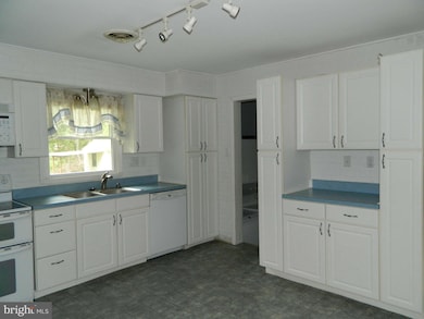 45022 Irvin St, Hollywood, MD 20636 - photo 7