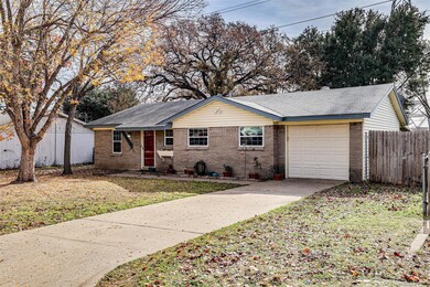 773 Treadwell Dr, Hurst, TX 76053 - photo 2