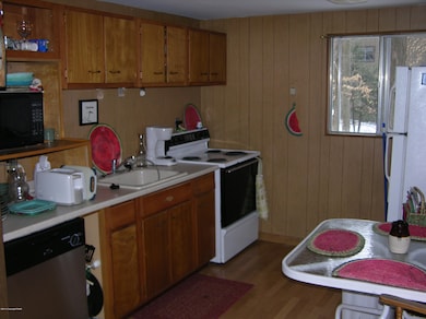 2429 Overlook Ln, Pocono Pines, PA 18350 - photo 5